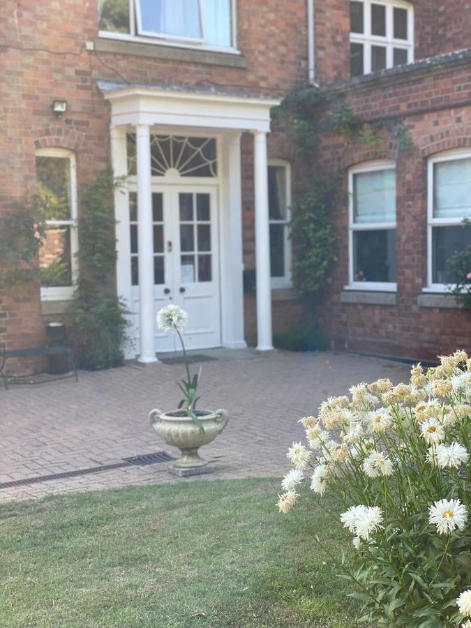 Coundon Guest house *